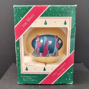 Hallmark 1986,USA, O Come Let Us Adore Him Glass Christmas Ornament.